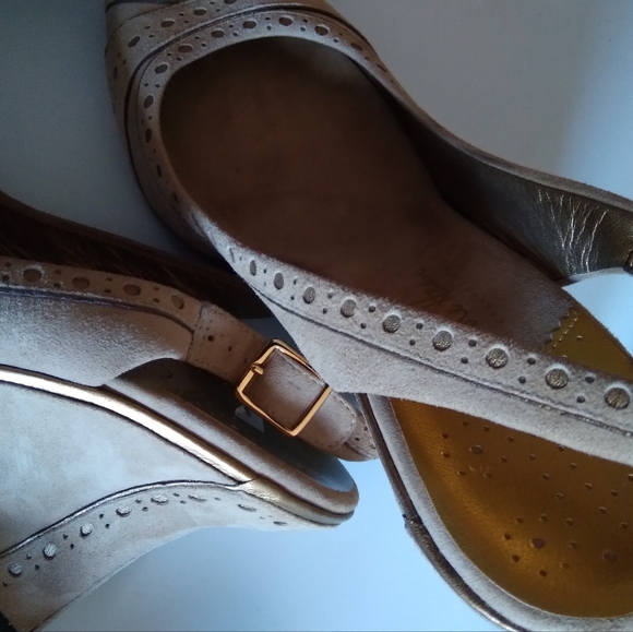 Cole Haan Wedge Slingback Heels. - Picture 2 of 9